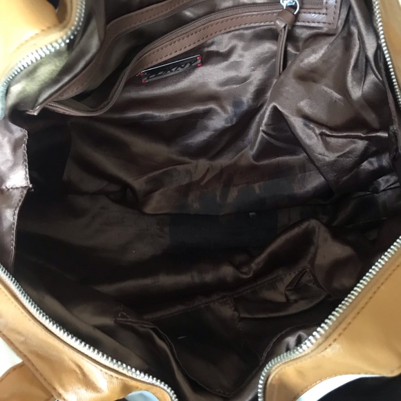 Large DKNY - Picture 8 of 8